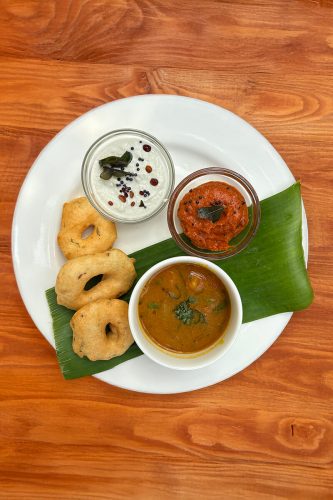 south-indian-vada-sambhar-chutney-india