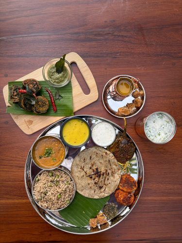 veg-thali-traditional-baiga-madhya-pradesh